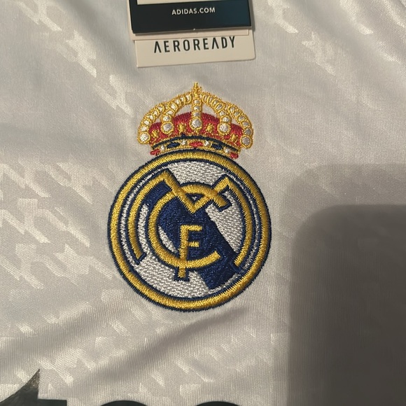 Real Madrid #5 Jude Bellingham Jersey 2024 Home Jersey - Picture 5 of 5